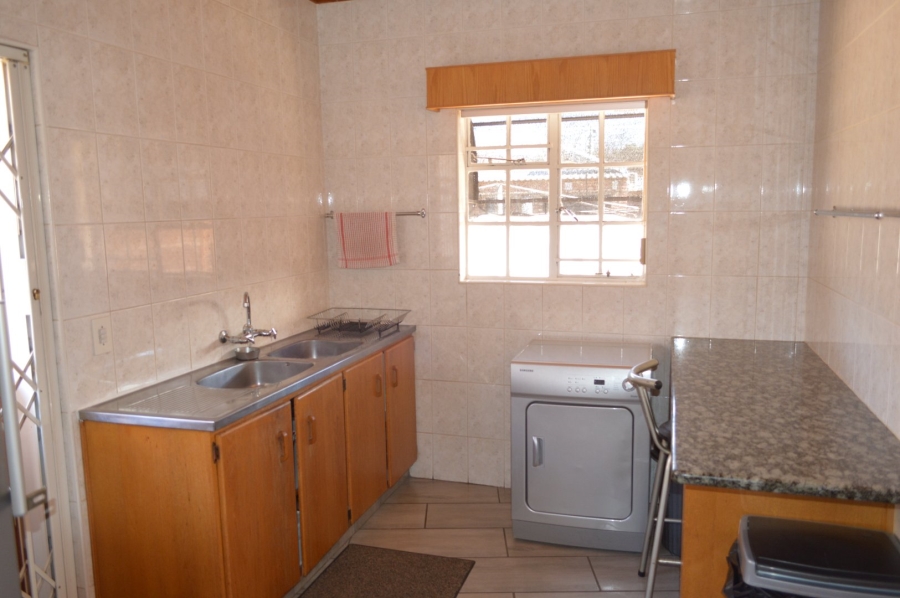 5 Bedroom Property for Sale in Wilkoppies North West